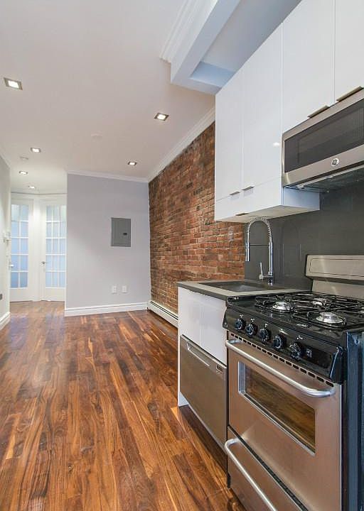 1st image of 120 Mulberry St APT 3
