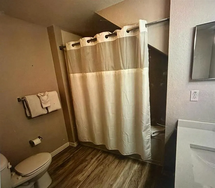 3 bed, 2.0 bath, 1296 sqft, $2,190 — Photo 4