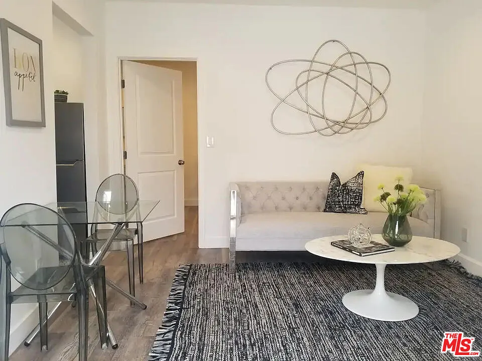 1 bed, 1.0 bath, 1390 sqft, $1,890 — Photo 2