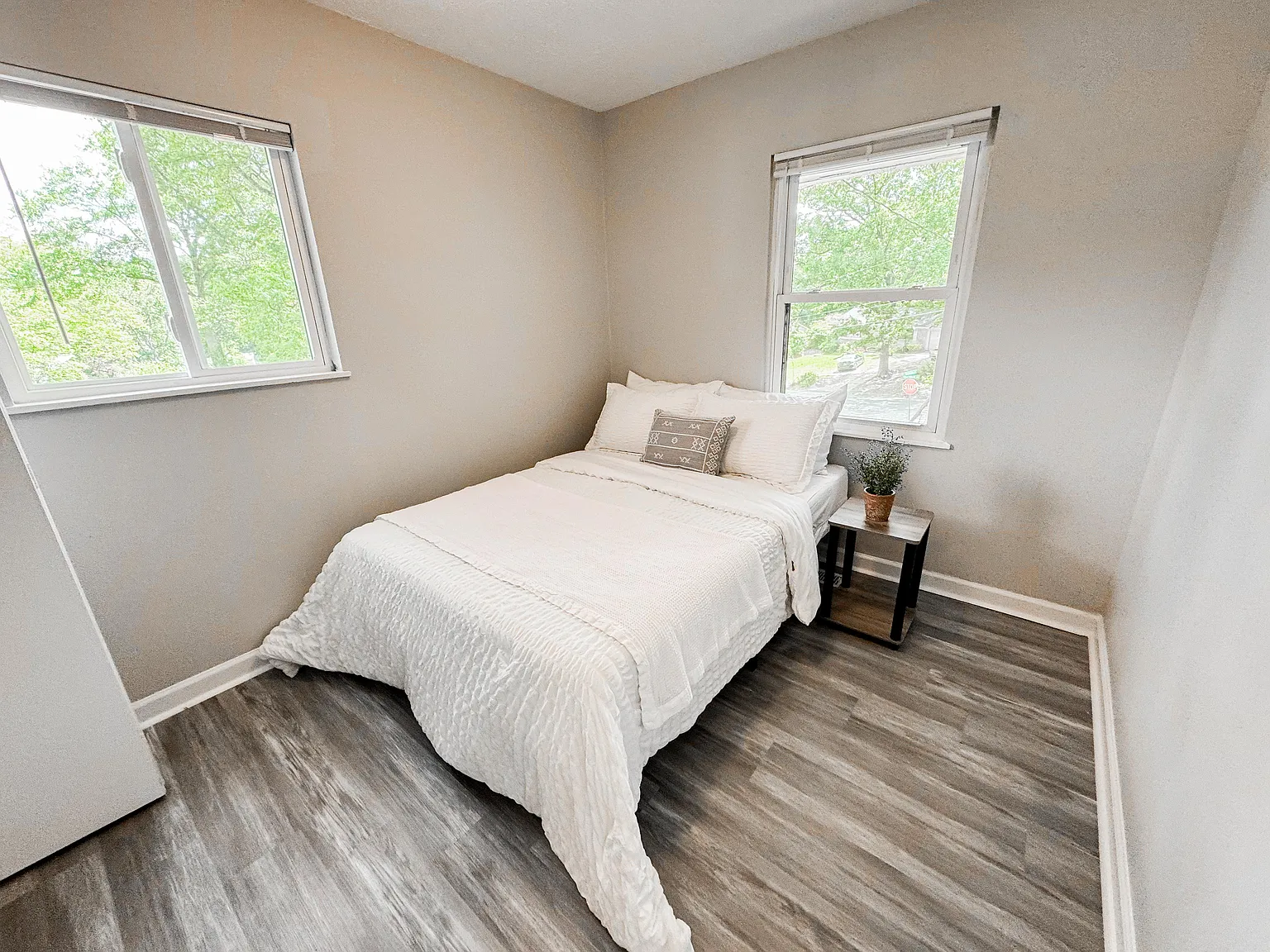 4 bed, 3.0 bath, 2000 sqft, $663 — Photo 1