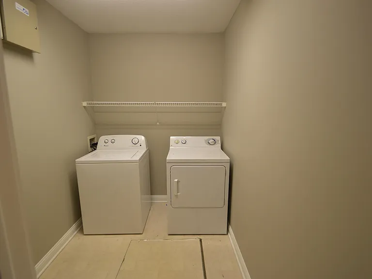 1473 N Delaware St — Photo 14