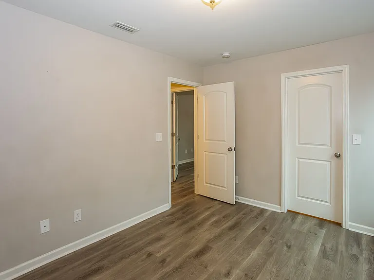 1083 Manston Pl SW — Photo 10