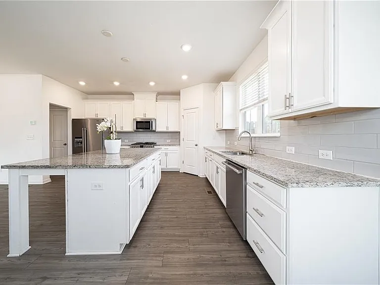 307 Danville Ave — Photo 14