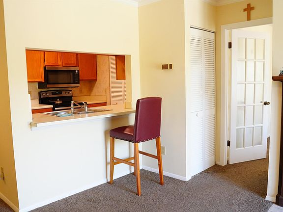 3rd image of 229 Windsor Point Rd APT 5B