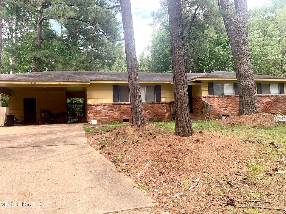 2nd image of 5444 Ridgewood Rd