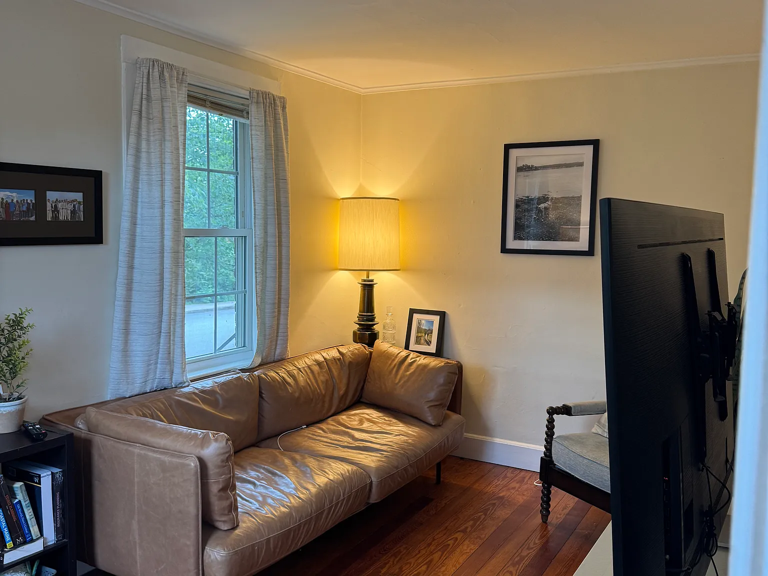 2 bed, 700 sqft, $2,350 — Photo 2