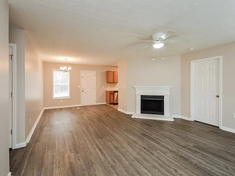 8224 Sterling Ln — Photo 4