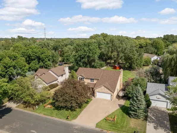 9622 Polaris Ln N, Maple Grove, MN 55369