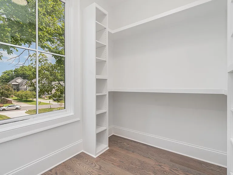 909B Gale Ln — Photo 27