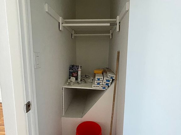 4th image of 226 Bay 43rd St Floor 3