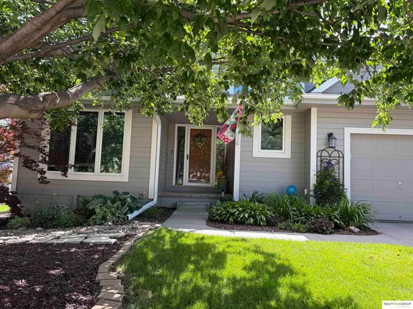 8131 S 101st St, La Vista, NE 68128