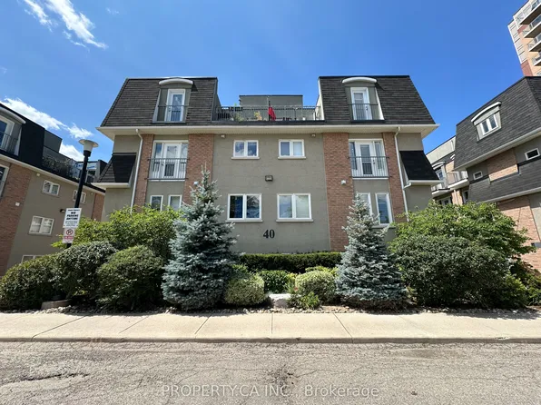 40 Merchant Ln #116, Toronto, ON M6P 4J6