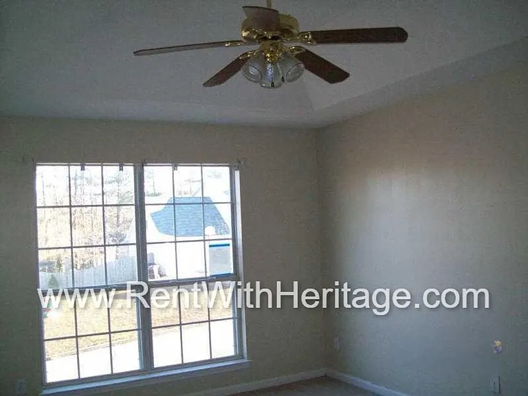 6322 Hillview Ln — Photo 10