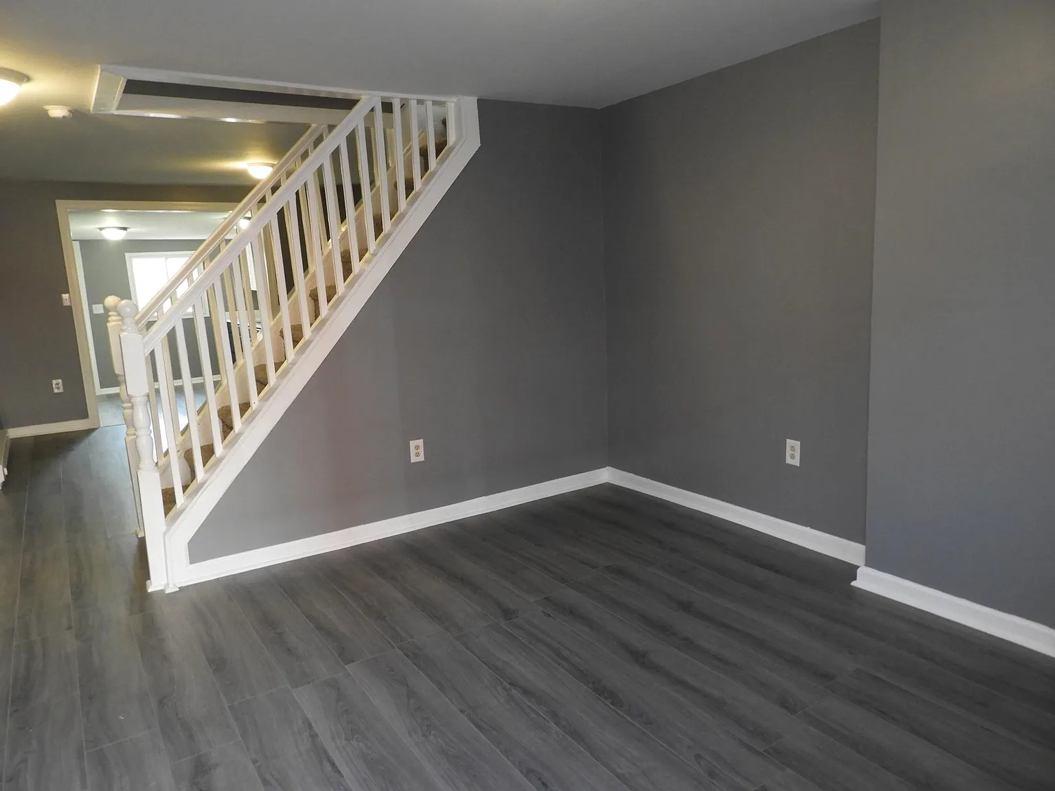 4 bed, 1000 sqft, $2,600 — Photo 2
