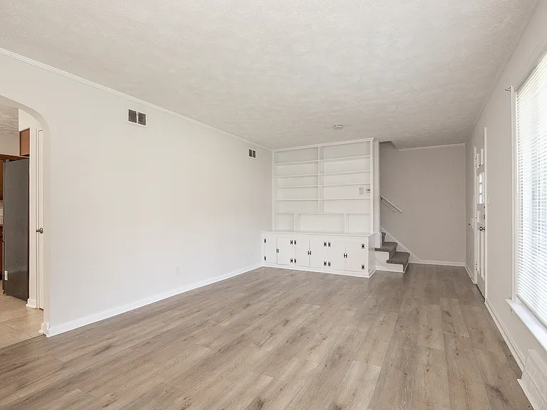 21350 Priday Ave — Photo 10