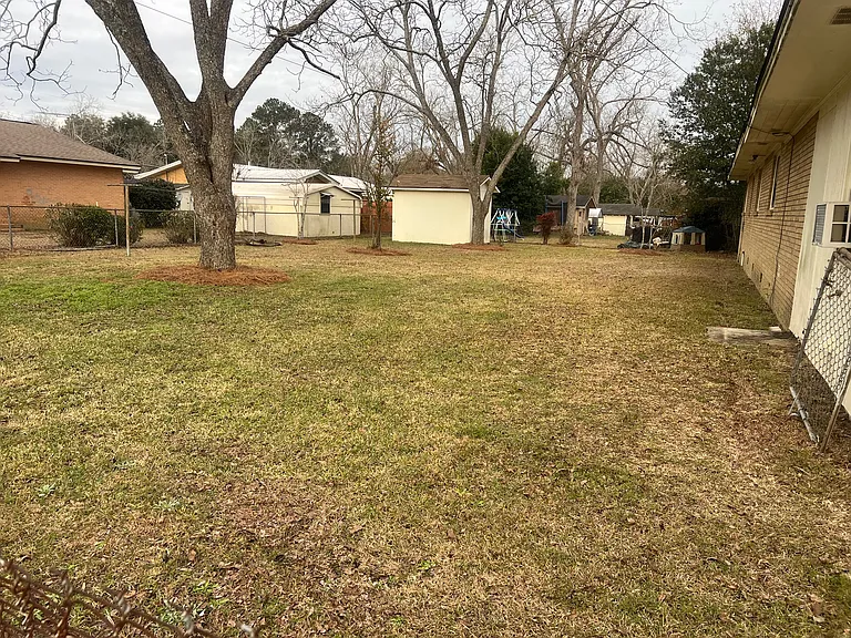 5705 Creighton St — Photo 10
