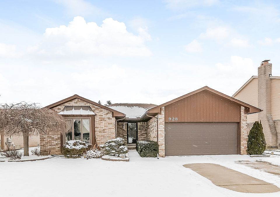 1st image of 928 Milverton Dr