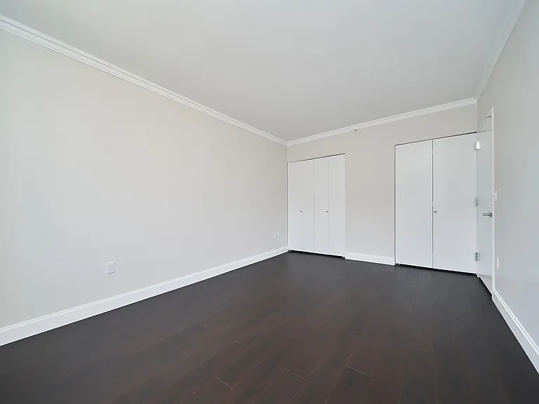 160 Riverside Blvd #18F — Photo 12