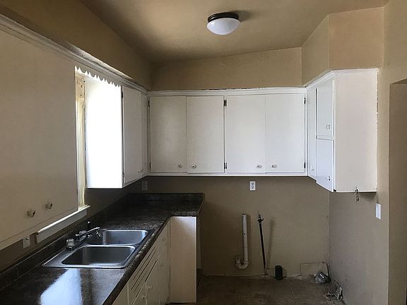 3rd image of 4006 Hiland St