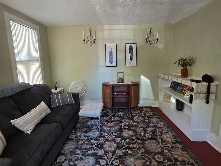 1011B N Corona St — Photo 6