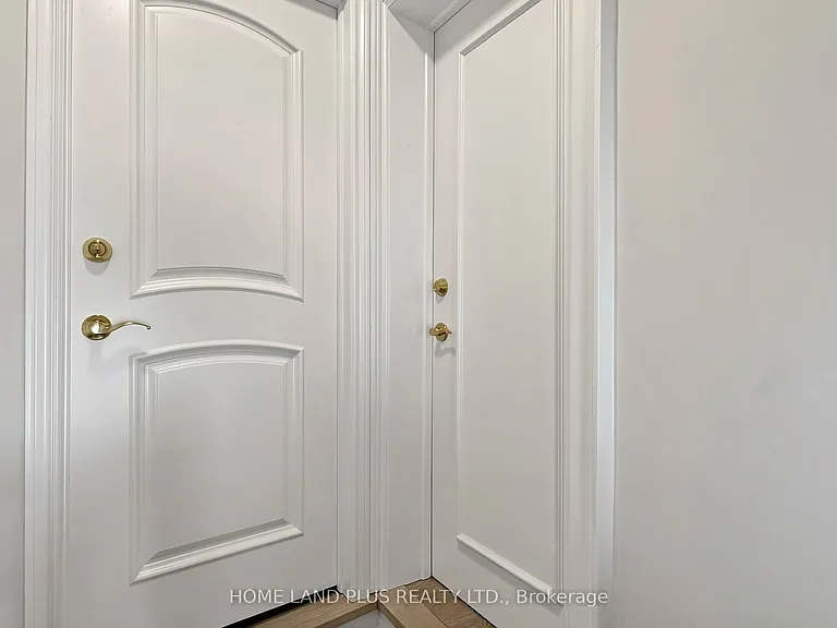 919 Avenue Rd #3 — Photo 28