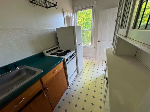 319 E Hewitt Ave #3, Marquette, MI 49855