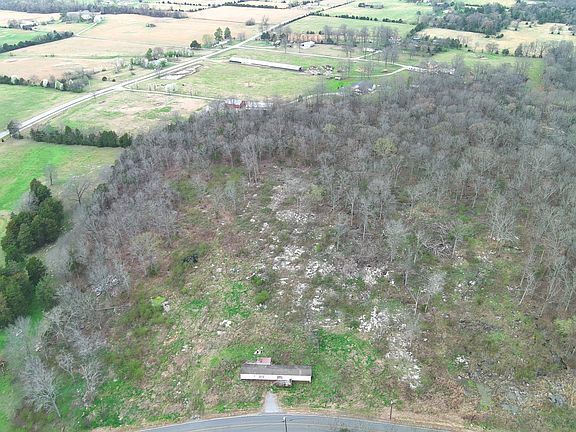 4th image of 718 Gant Rd