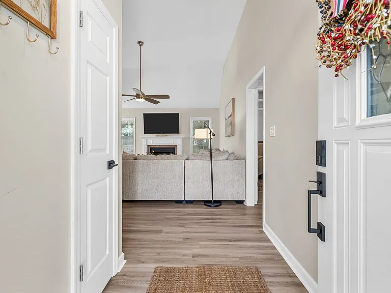 1092 Bobcat Dr — Photo 5