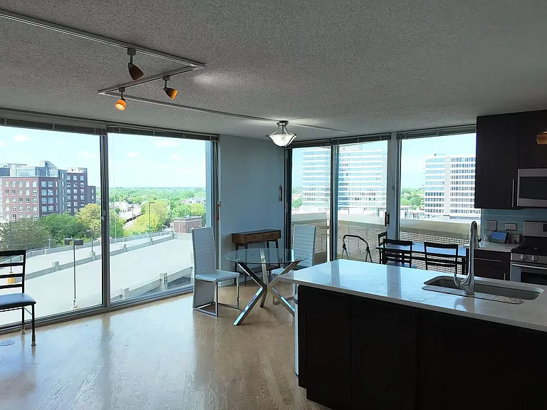 1720 N Maple St #1040 — Photo 2