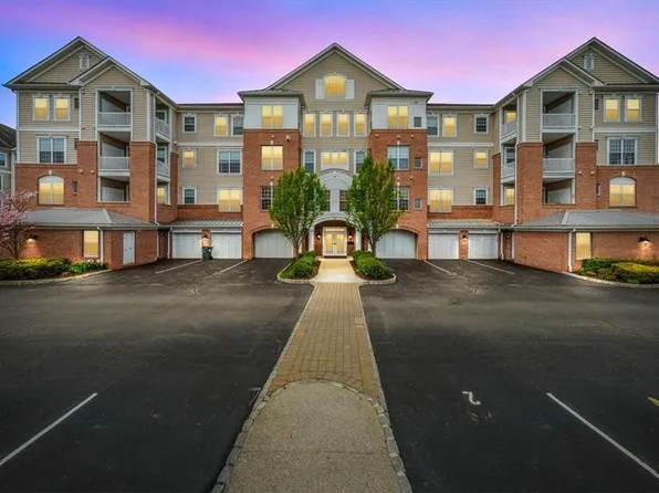 123 Regency Drive #123, Fishkill, NY 12524