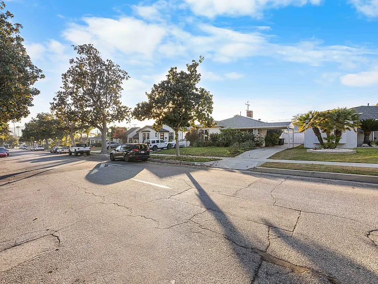 1207 Graynold Ave — Photo 35