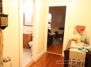 212 Winthrop Rd #8, Brookline, MA 02445