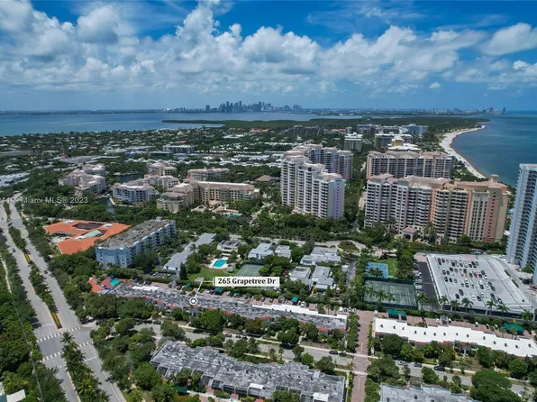 265 Grapetree Dr APT 111, Key Biscayne, FL 33149
