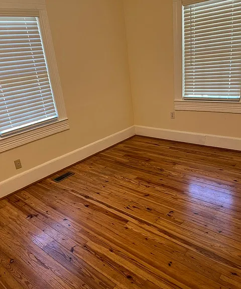 2170 Thompson Ave — Photo 8