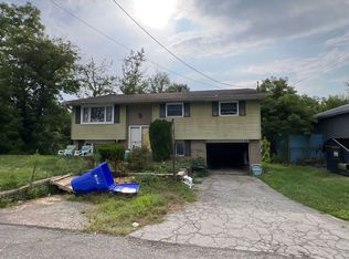 101 Gormley Ave, Oakdale, PA 15071