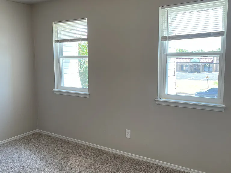 11331 N May Ave — Photo 20