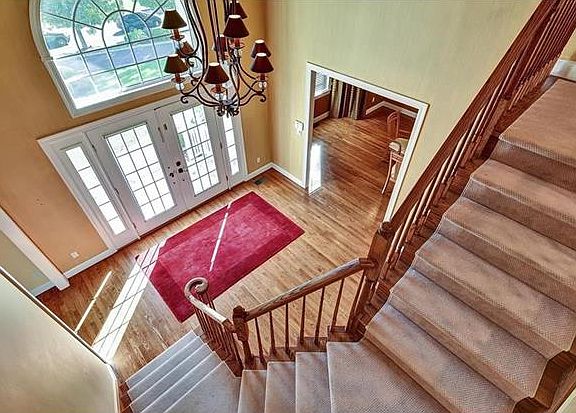 4th image of 14 Shelley Ln