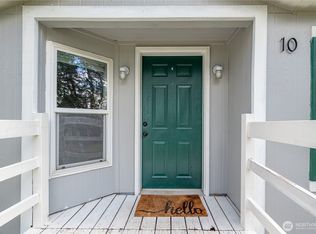 2930 Taylor Rd #10, Oak Harbor, WA 98277