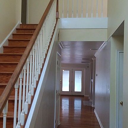 2 Story Foyer- to 3 bedrooms