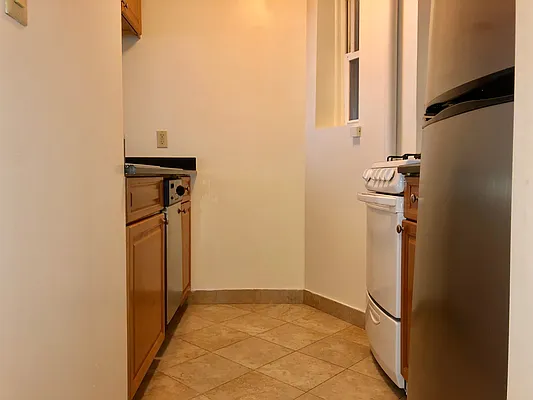 Rented by Douglas Elliman | media 18