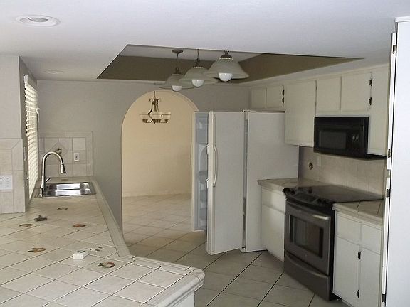 2nd image of 2118 NE 3rd Ter