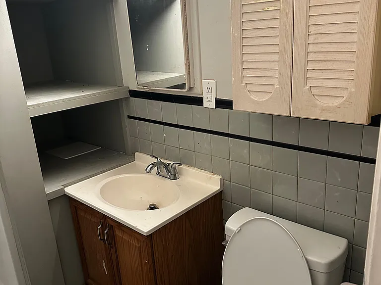 22738 Sharrow Ave — Photo 4