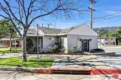3930 La Crescenta Ave Photo 1
