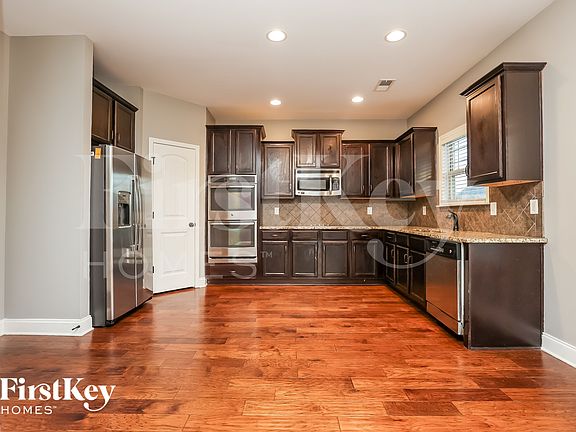5th image of 1499 Amberley Dr