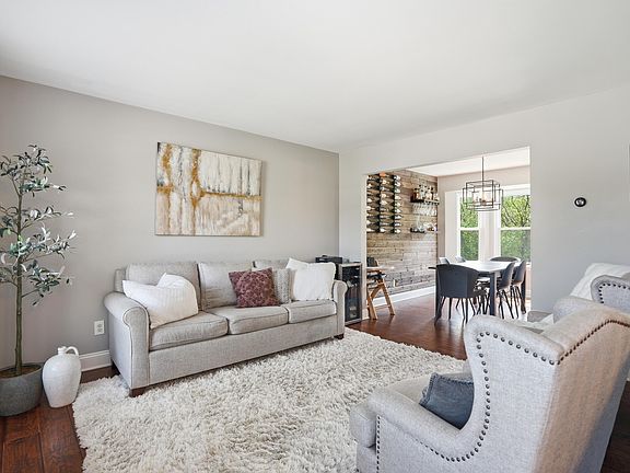 4th image of 3342 Turnberry Ln