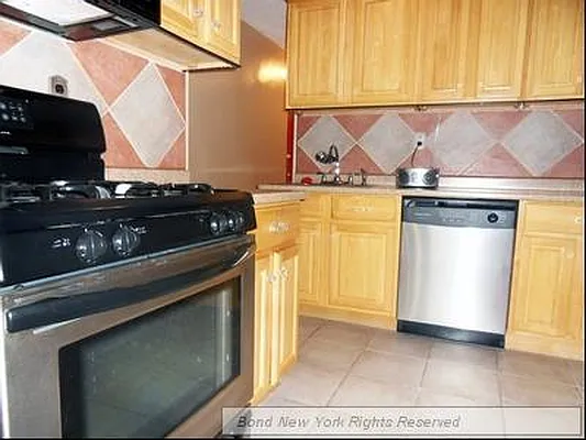 Sold by Bond New York | media 41