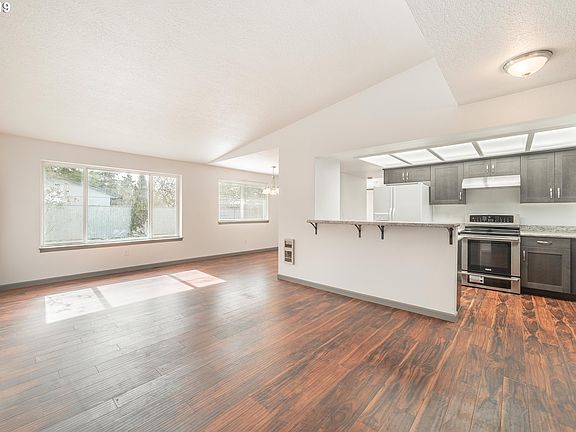 5th image of 13813 NE 82nd St