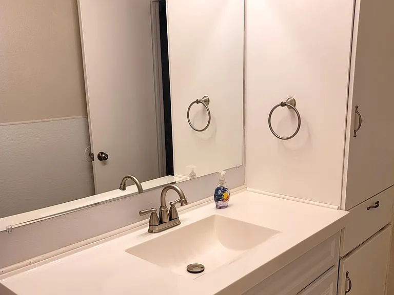 Hall Bath with plenty of storage. All new updated fixtures.
11'4"x4'10.5"