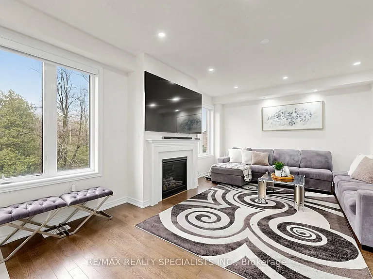 250 Chippewa Ave — Photo 10