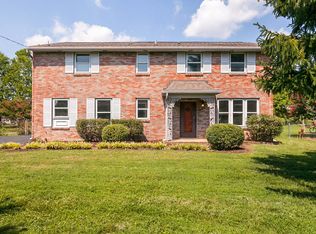 696 Harding Pl, Nashville, TN 37211